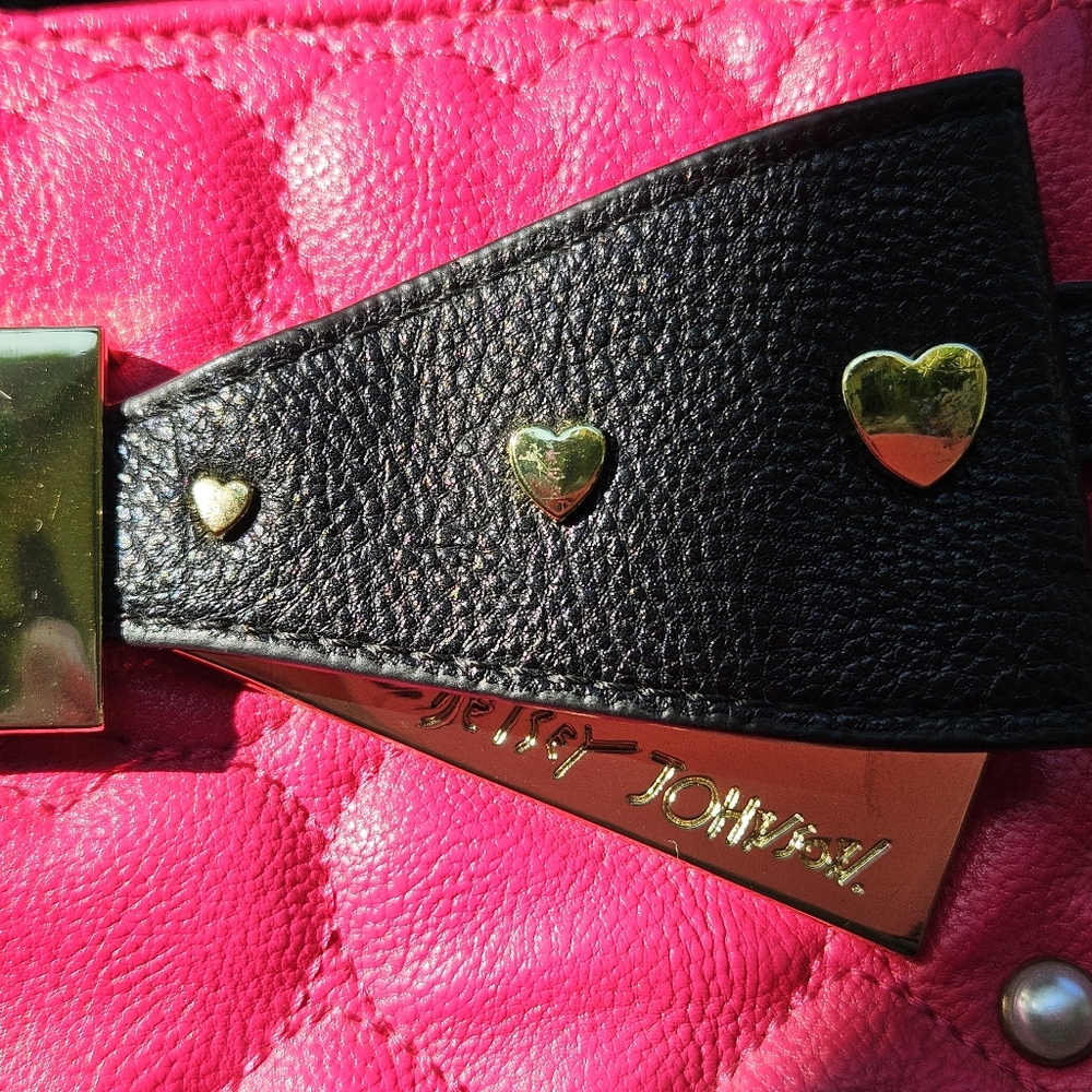 🎀Betsey Quilted Hearts Floral Studded Unique Pink & Black Shoulder Bag - EPC🎀 - Picture 7 of 14